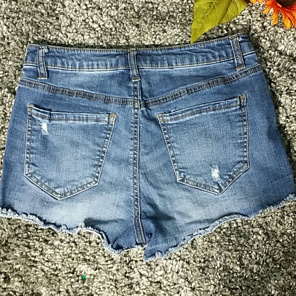 Refuge shorts 4 - Picture 2 of 5